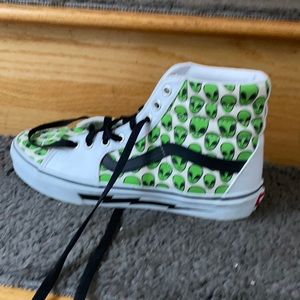 custom size 9 alien vans